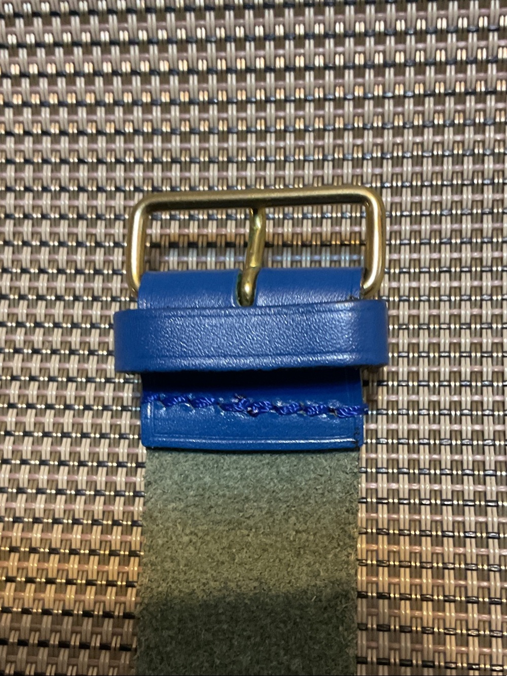 Louis Vuitton Blue Leather luggage strap with Gold-Tone Buckle - Picture 7 of 10